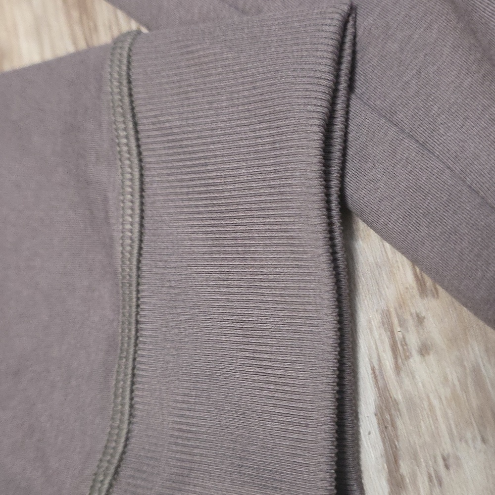 NWT Men's Vuori Coronado Half Zip L/S Crew Neck Shirt. In Dolomite Heather. XL - Picture 2 of 8